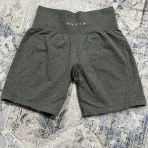 NVGTN contouring shorts